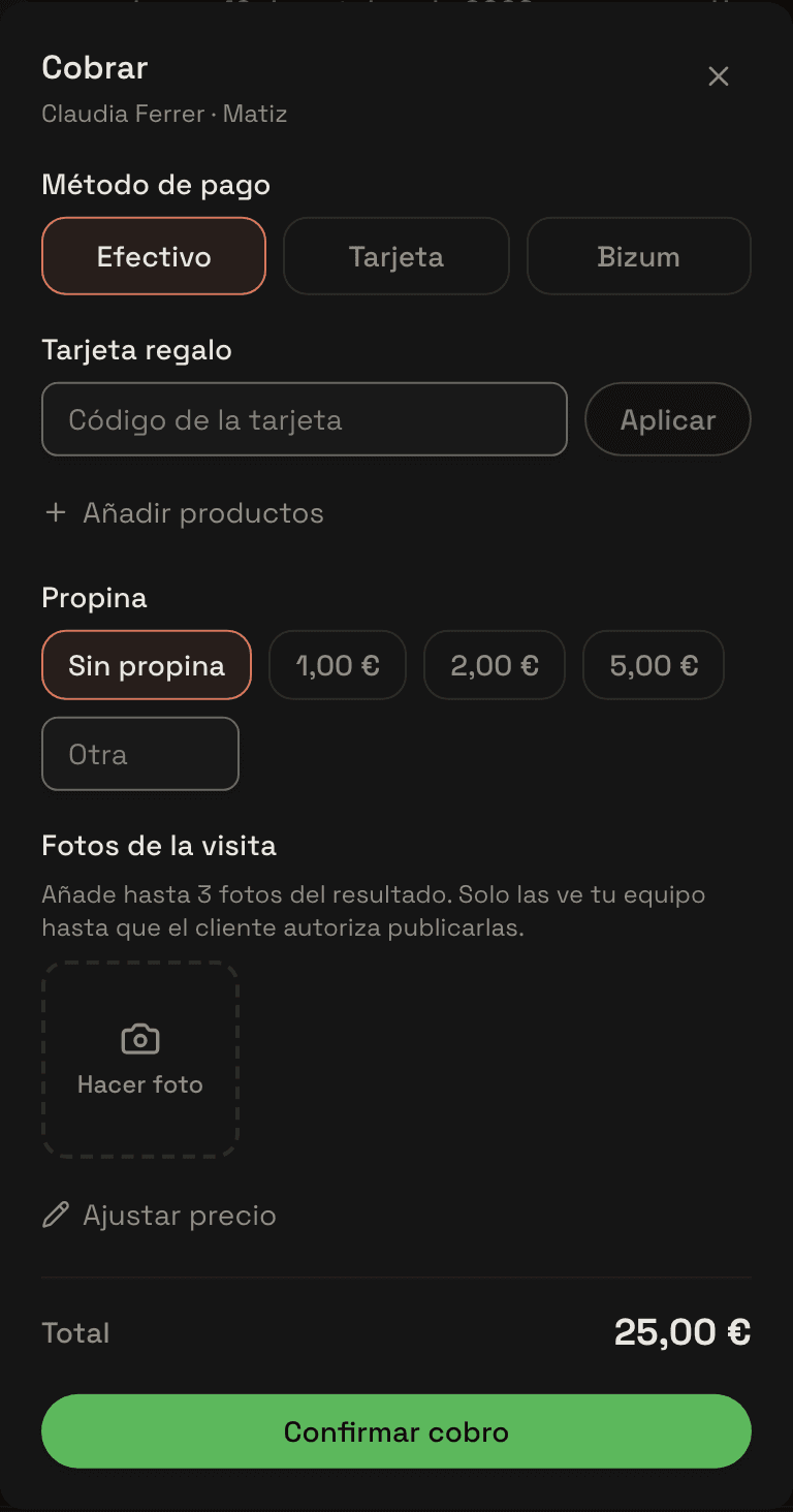 La pantalla de cobro: el balayage con la señal restada, el champú añadido como producto y Bizum elegido como forma de pago.